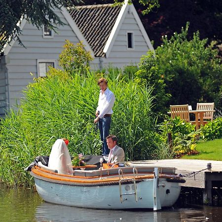Inn On The Lake Broek in Waterland Bagian luar foto
