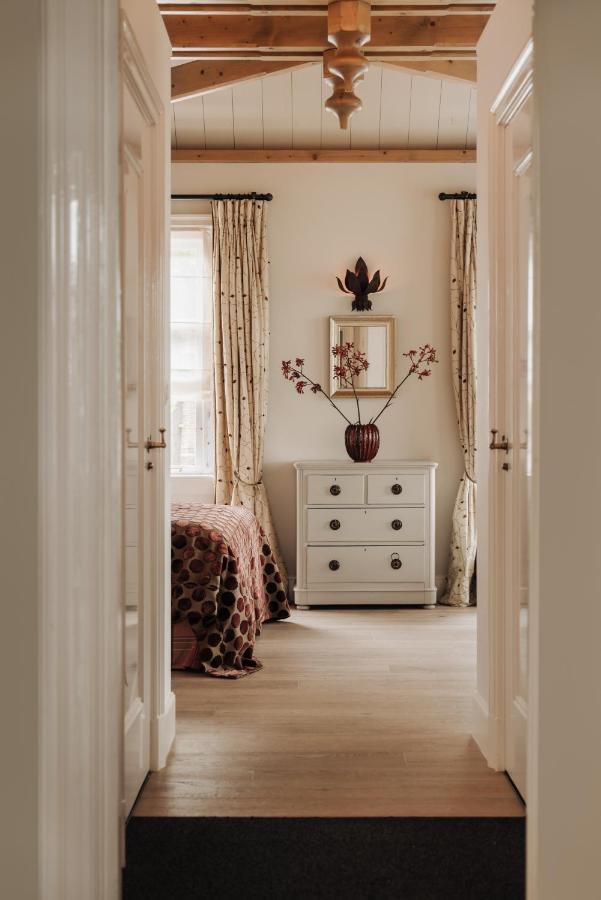 Inn On The Lake Broek in Waterland Bagian luar foto
