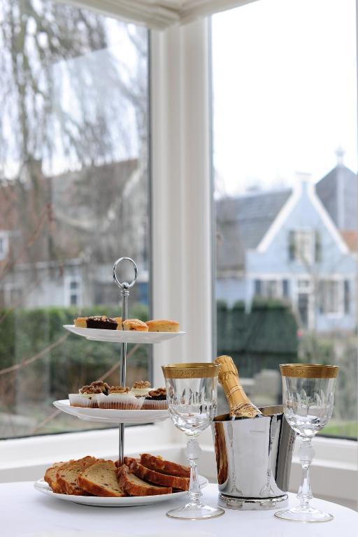 Inn On The Lake Broek in Waterland Bagian luar foto